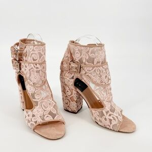 LAURENCE DACADE Lace Pattern Buckle Sandal Heel Size 5